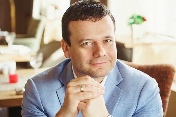 Конкуренты смотрели на нас косо, но мы продавали – директор телекоммуникационной компании «Энлинк» Михаил Ростов