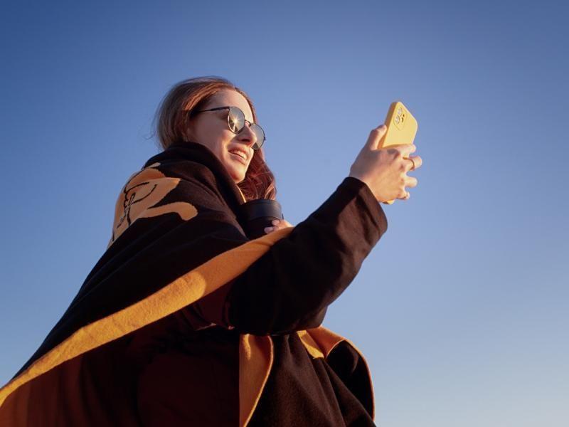 Билайн и «Группа Лента» запустили социальный видеоролик в поддержку «ЛизаАлерт» на экранах в магазинах