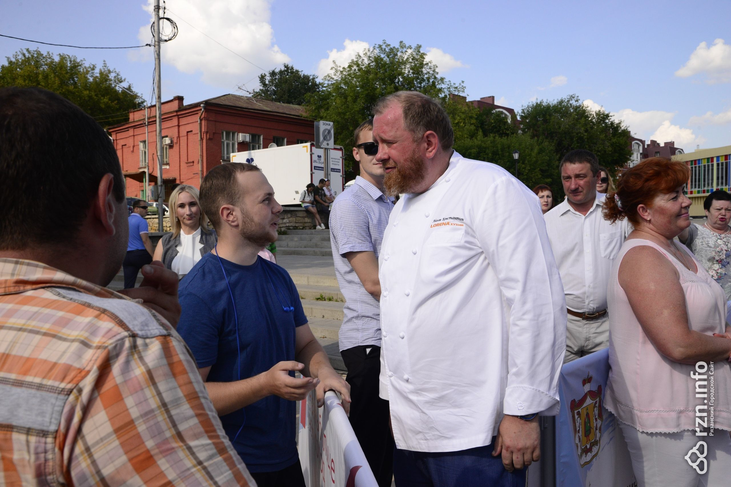 Неделя еды на домашнем с ивлевым. Свадьба ивлиева константина. Ивлев и ивлева родственники или нет. Константин ивлев и жена валерия. Валерия куденкова свадьба константин.