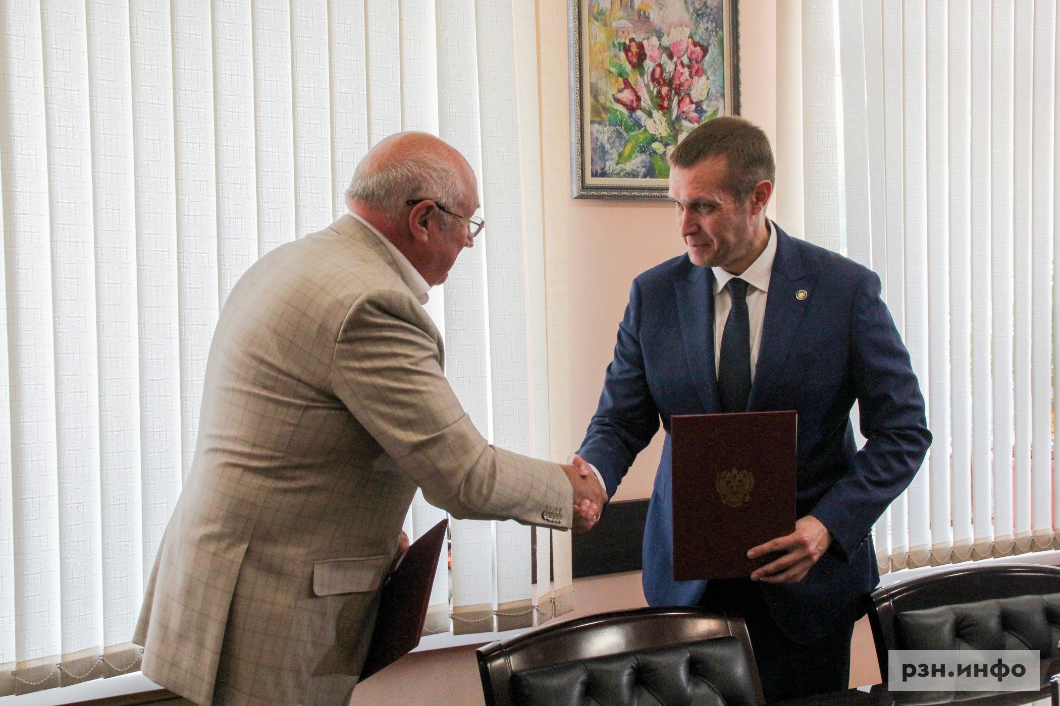 Генеральный директор северная компания рязань. Николай смыслов. Николай вениаминович см клиника. См-клиника на малой балканской д. См клиника печать.