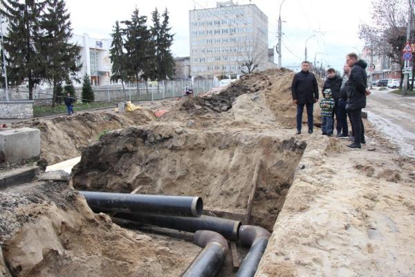 И. о мэра Борис Ясинский проверил, как проходит ремонт теплосетей в Рязани