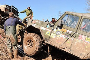 Любители внедорожных гонок помесили рязанскую грязь, вспоминая «Дон Кихота» Любители внедорожных гонок помесили рязанскую грязь, вспоминая «Дон Кихота»