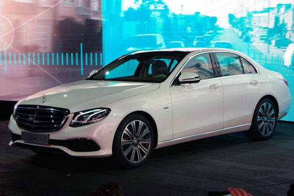 Новое поколение Mercedes E-Класса стало на 100 килограммов легче
