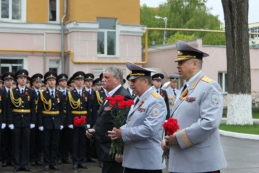 Рязанские полицейские возложили цветы в память о погибших героях войны. Фото