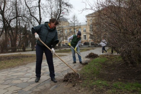 В Рязани проведут три общегородских субботника за месяц В Рязани проведут три общегородских субботника за месяц