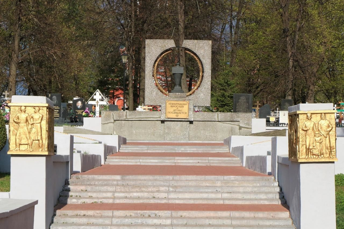 Церковь скорбящего кладбища. Мемориальный комплекс скорбященского кладбища. скорбященское кладбище рязань. мемориальное кладбище рязань. мемориал на скорбященском кладбище рязань.