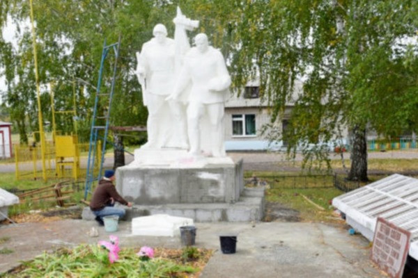 В воронежском селе за полмиллиона отремонтируют памятник ветеранам Великой Отечественной В воронежском селе за полмиллиона отремонтируют памятник ветеранам Великой Отечественной