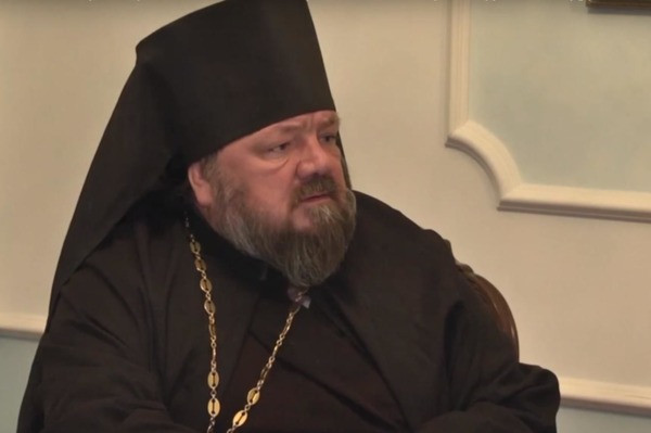 Епархия отстранила от службы священника, припарковавшегося на тротуаре