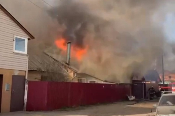 В Дягилеве загорелись два дома