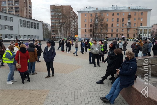 К началу несанкционированного митинга в Рязани пришли 50 человек