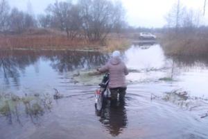 В Скопинском районе мост не выдержал веса пожарной машины