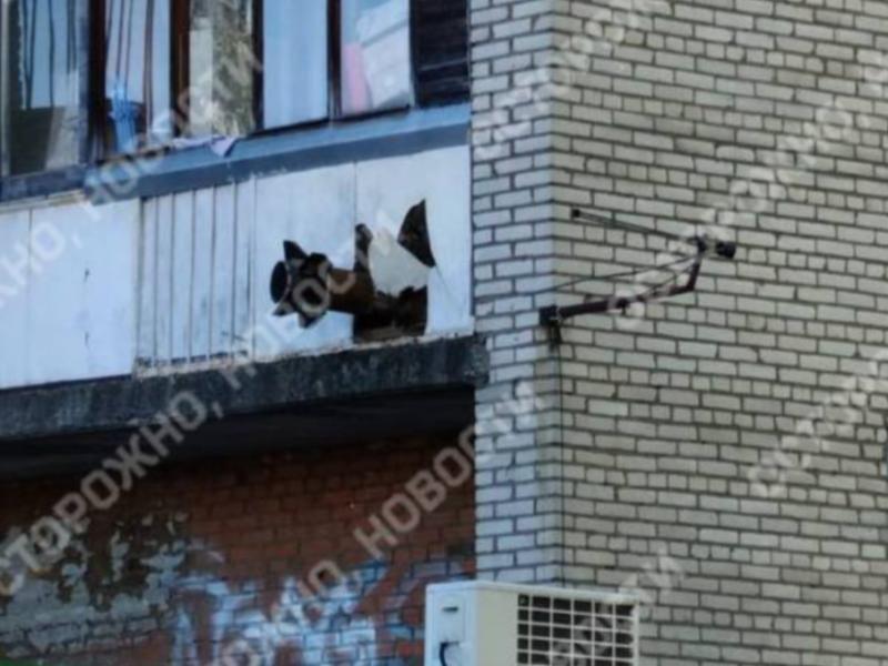 В Подмосковье в балконе многоэтажки застряла часть снаряда