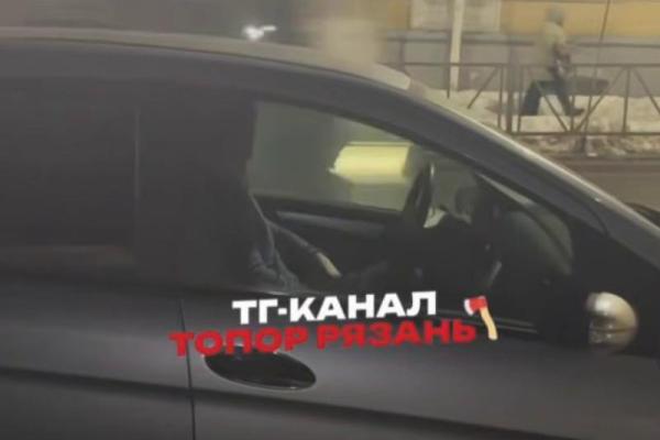 Рязанки сообщили о преследователе-онанисте на Мерседесе
