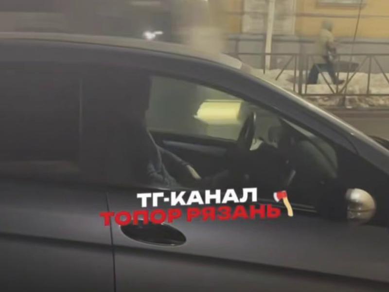 Рязанки сообщили о преследователе-онанисте на Мерседесе