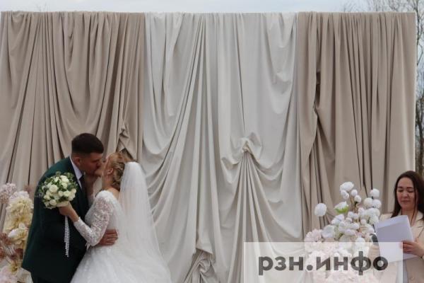 На фестивале «Рязанское море» зарегистрировали брак