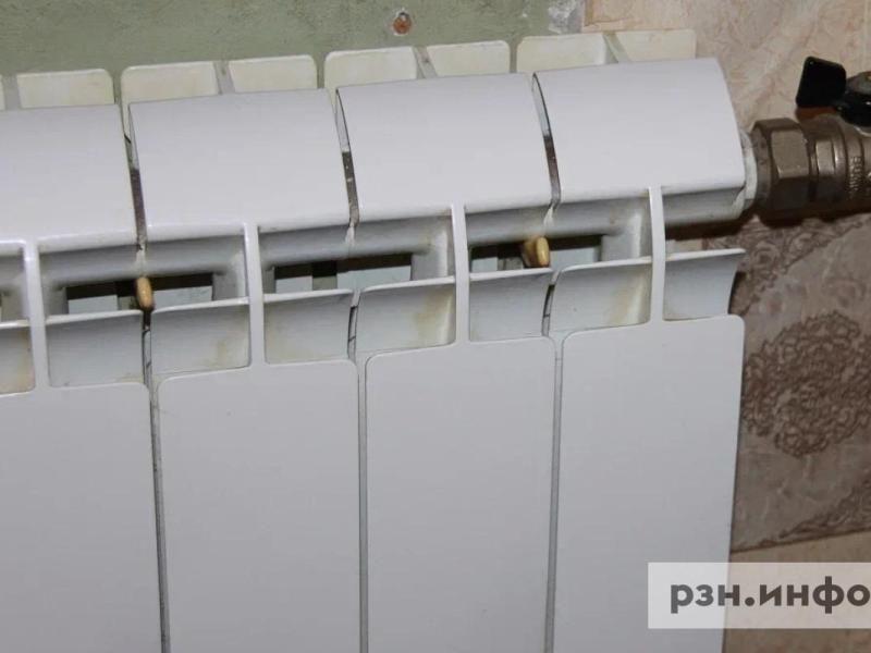 В Рязань пришло резкое потепление, жители требуют отключить отопление