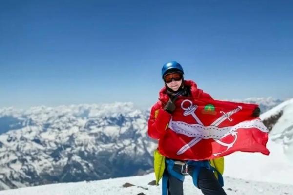 Жительница Рязанской области покорила Эльбрус