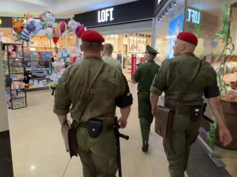В рязанском ТЦ военкомы провели рейд