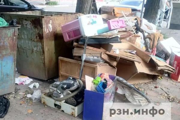 Рязанцы пожаловались на мусор на туристическом маршруте в городе