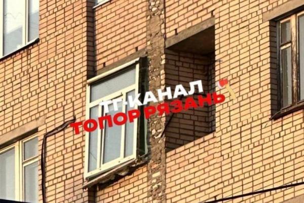 В Рязани больше года не могут отремонтировать фасад дома после обрушения кирпича