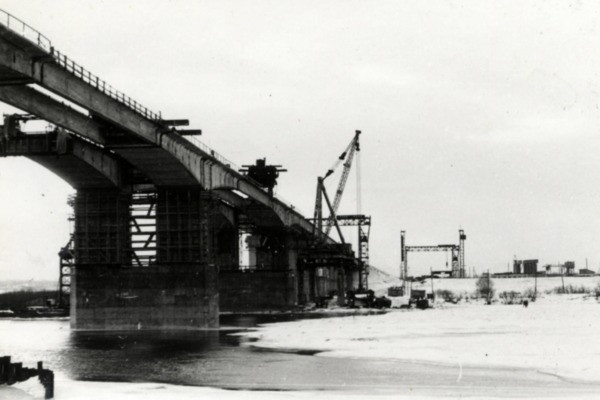 История строительства и архивные кадры. Как появился мост через Оку