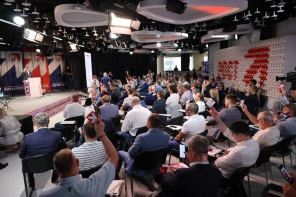 Кого хочет вырастить «Партия Роста»? Интервью с ее лидером Борисом Титовым