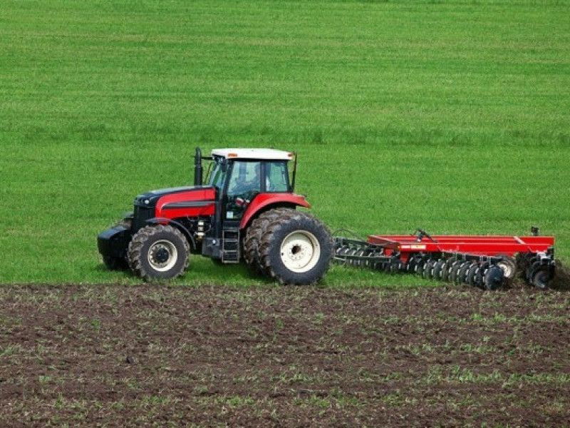 В Рязанской области испытали тяжелую технику от Ростсельмаш