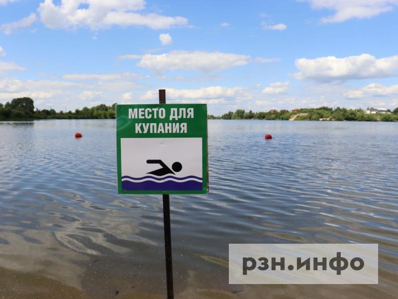 Раздевалки с дырами, дохлые рыбы и закрытые туалеты. Как выглядят пляжи Рязани